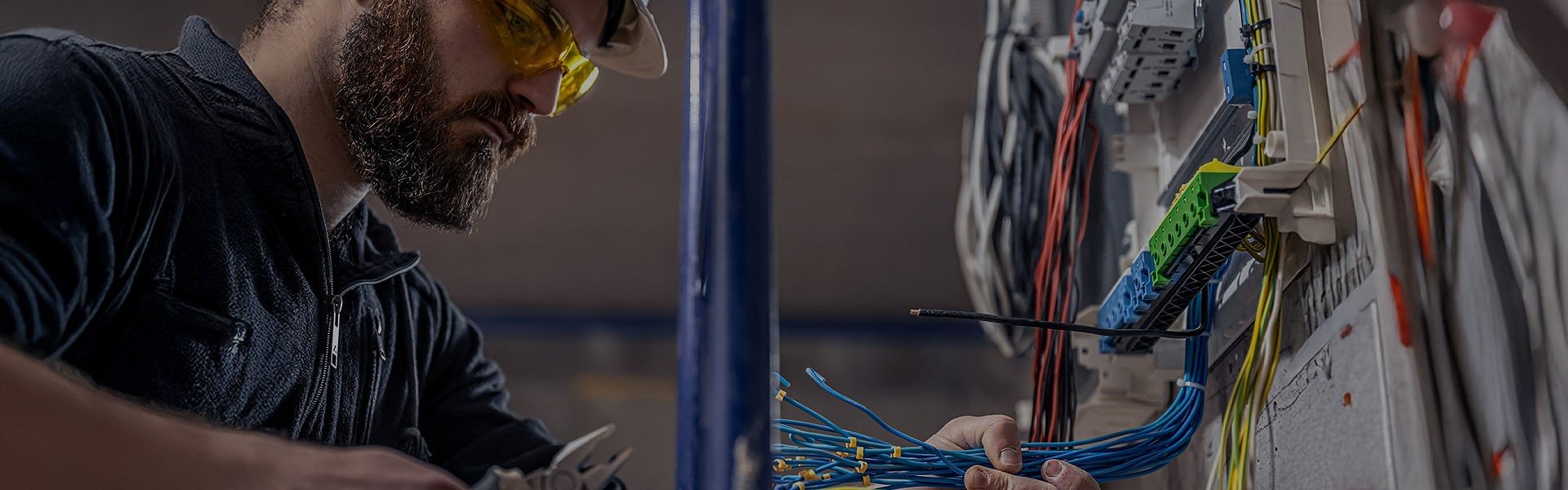 Társasházi fővezeték felújítás és lakossági villanyszerelés versenyképes áron